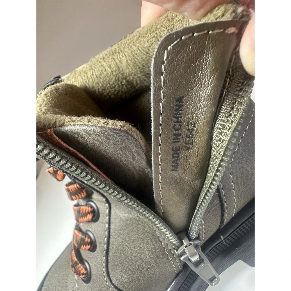 KIABI Kid's Winter Boots Boy's Olive Hiker Boot Sz US 8,5 (EU 25, 15 cm)